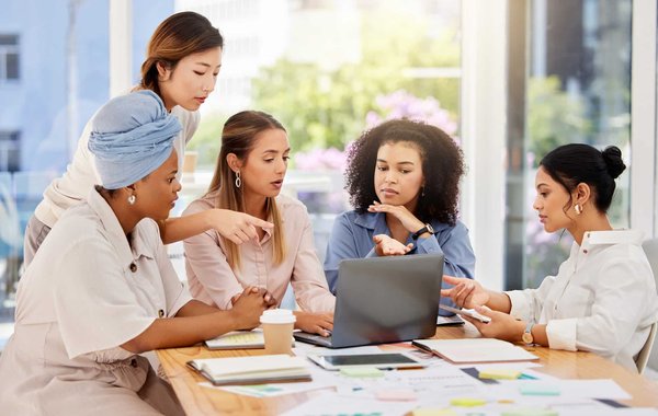 Quelle est l'efficacité des campagnes de marketing par courrier postal pour les entreprises de services aux seniors?